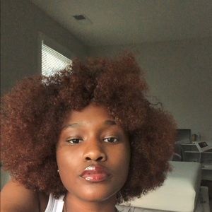 Meet your Posher, Aja